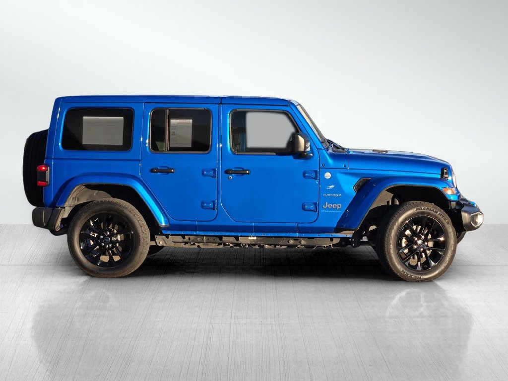 Used 2024 Jeep Wrangler Unlimited Sahara w/ Technology Group AWD/4WD image 3