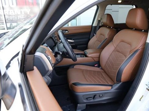 Certified 2025 Nissan Pathfinder Platinum AWD/4WD image 10