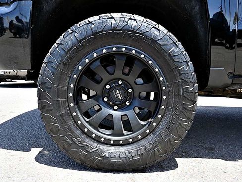 Used 2018 Chevrolet Silverado 1500 LT w/ All Star Edition AWD/4WD image 9
