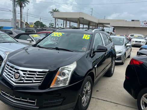 Used 2016 Cadillac SRX Luxury FWD image 3