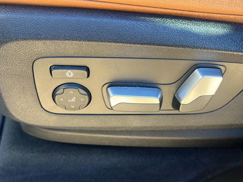 Used 2022 BMW X5 xDrive40i w/ Executive Package image 19