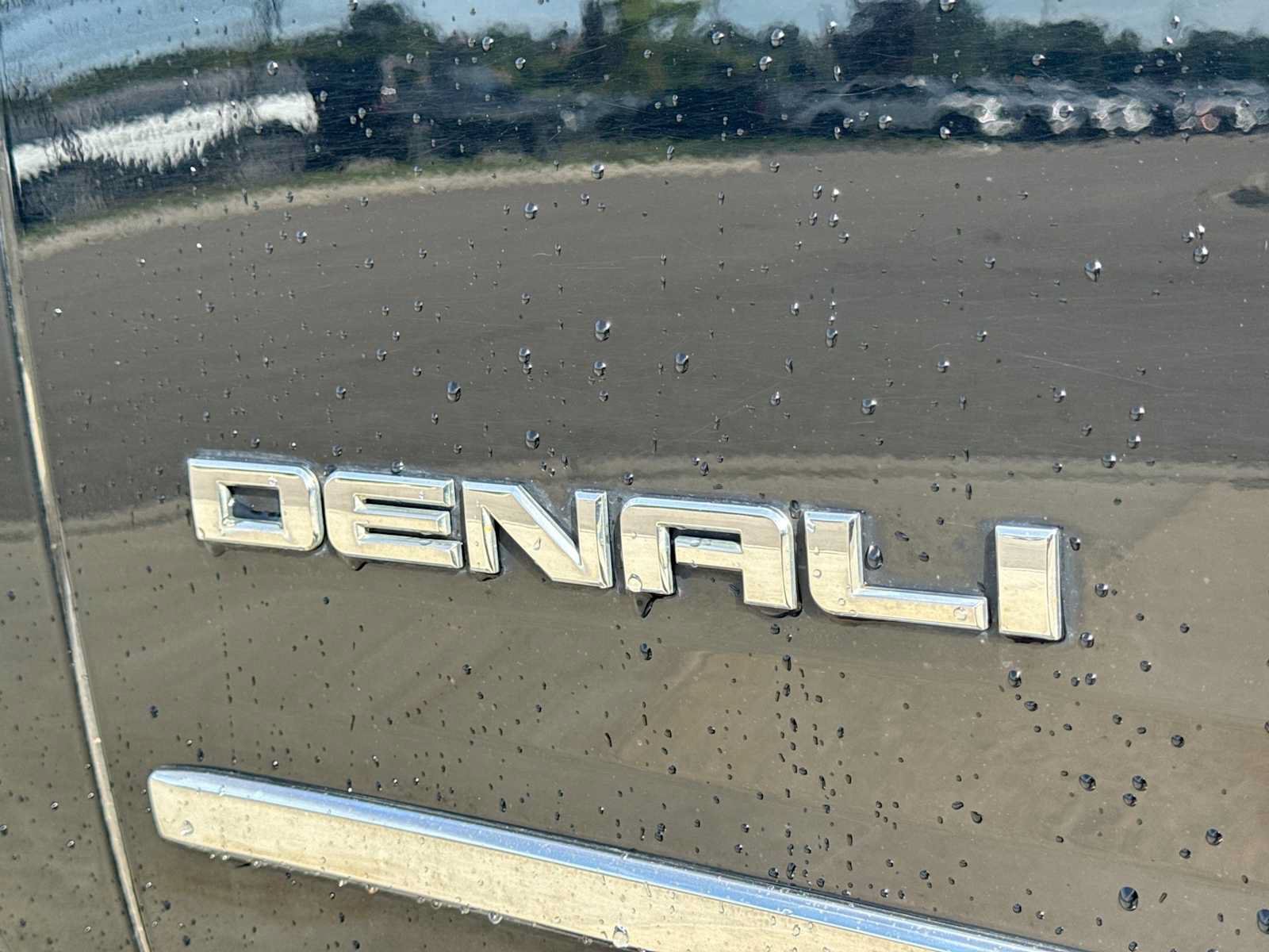 Used 2017 GMC Yukon Denali AWD/4WD image 14