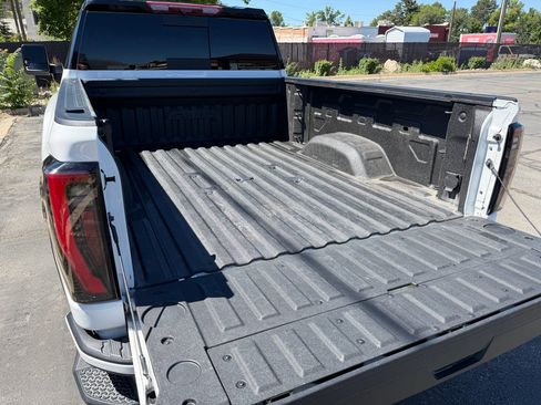 Used 2024 GMC Sierra 3500 AT4 w/ AT4 Premium Plus Package AWD/4WD image 8
