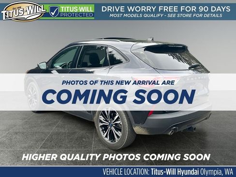 Used 2021 Ford Escape SE w/ SE Sport Appearance Package image 3