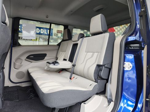 Used 2015 Ford Transit Connect XLT image 6