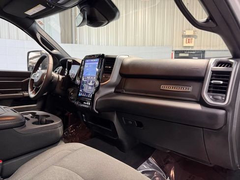Used 2025 RAM 2500 Big Horn AWD/4WD image 18