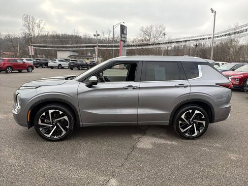 Used 2023 Mitsubishi Outlander SEL image 8