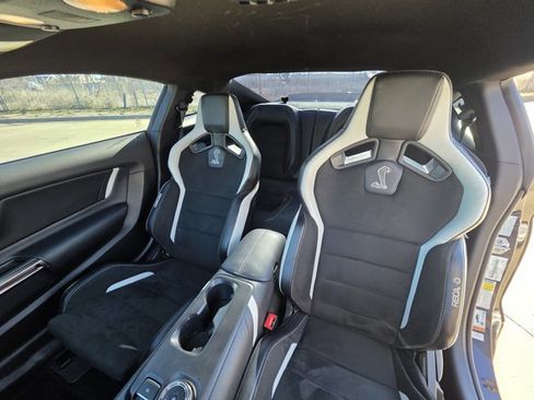 Used 2021 Ford Mustang Shelby GT500 w/ Technology Package image 16