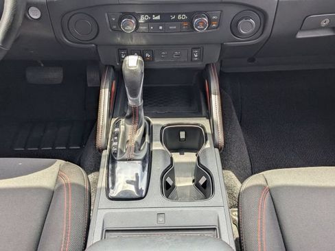 Used 2022 Nissan Frontier Pro-X RWD image 15