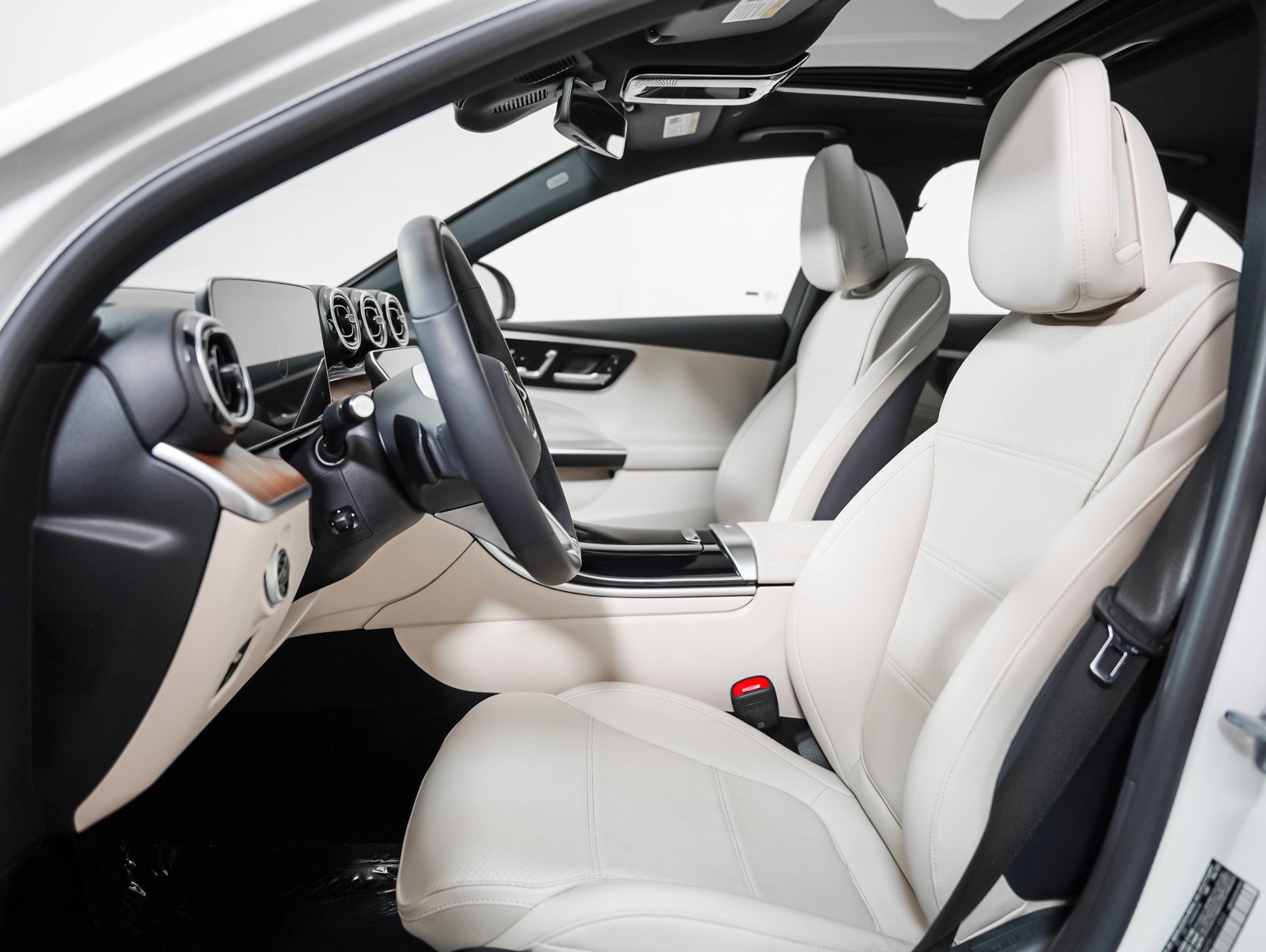 Certified 2023 Mercedes-Benz C 300 4MATIC Sedan image 5