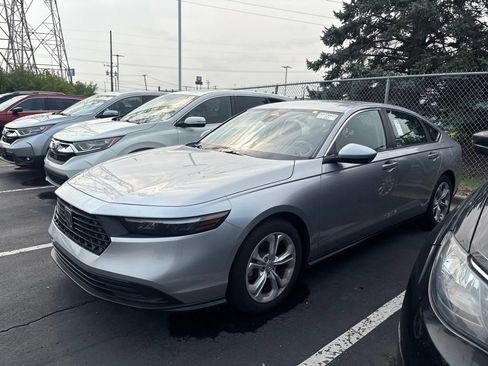 Used 2025 Honda Accord LX image 3