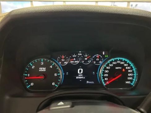 Used 2017 Chevrolet Suburban LT w/ LT Signature Package AWD/4WD image 24