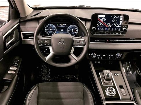 Used 2024 Mitsubishi Outlander Ralliart image 5