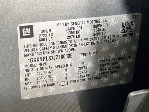 Used 2018 GMC Acadia Denali w/ Technology Package FWD image 12