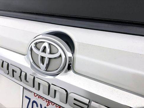 Used 2014 Toyota 4Runner Limited image 29