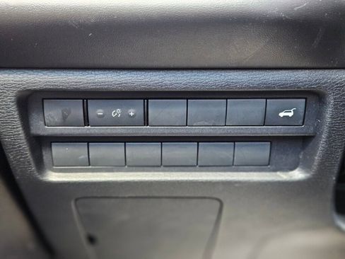 Used 2023 Mitsubishi Outlander SE image 23