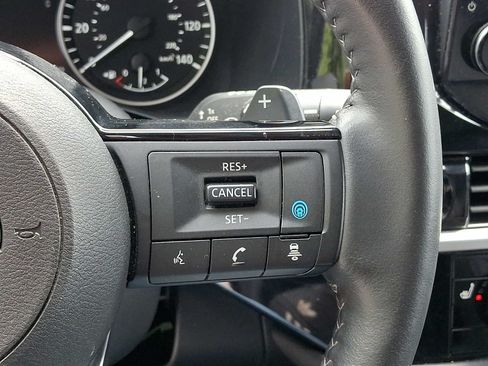 Used 2025 Nissan Pathfinder SL AWD/4WD image 24