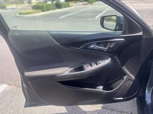 Used 2021 Chevrolet Malibu LT FWD image 26