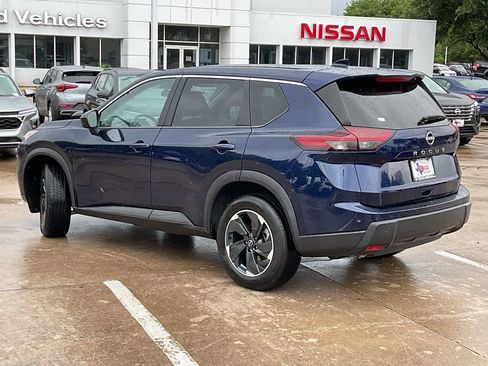 Used 2025 Nissan Rogue SV image 7