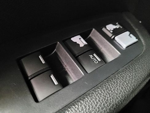Used 2017 Honda Pilot Elite image 27