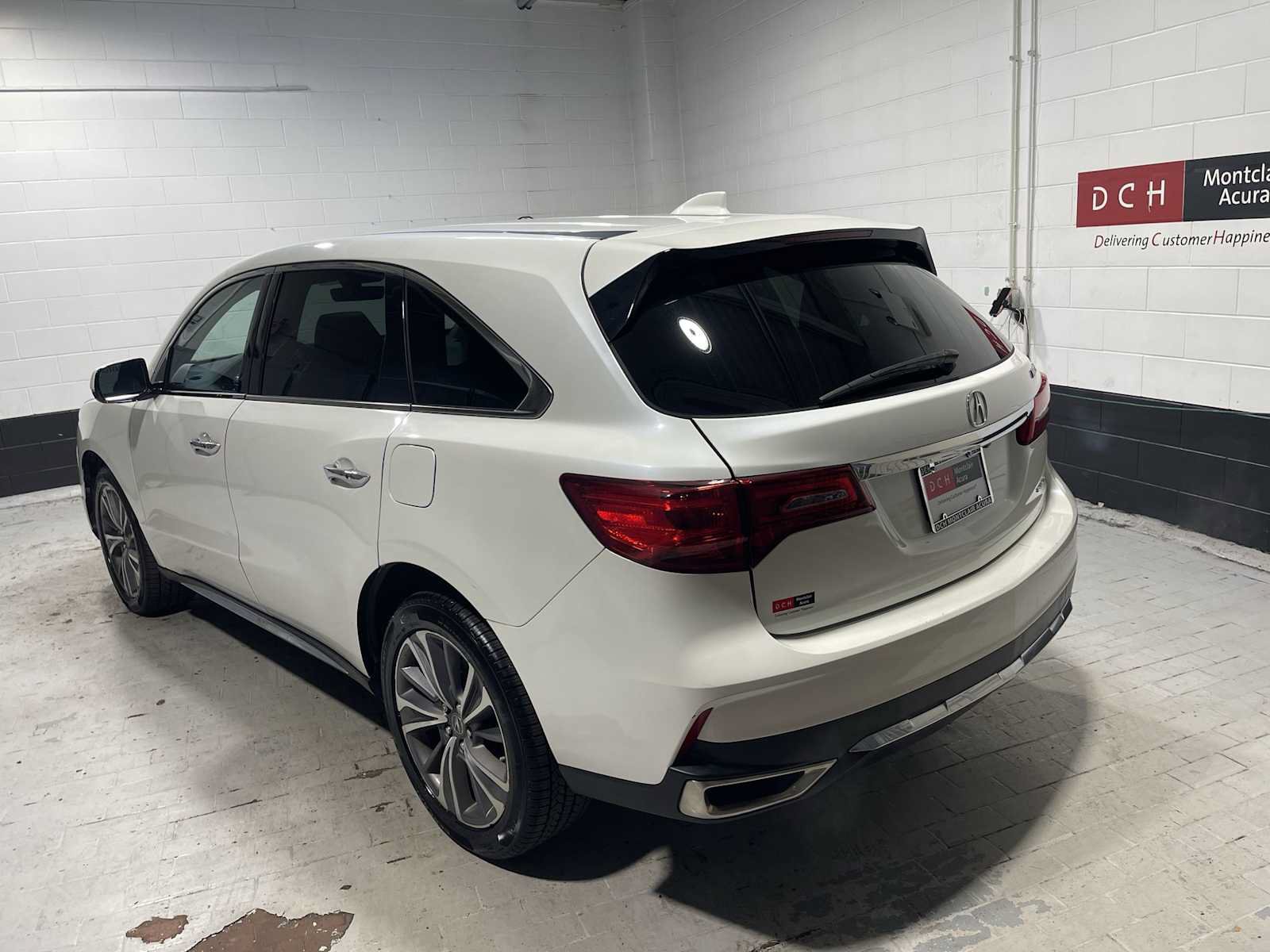 Used 2018 Acura MDX w/ Technology Package AWD/4WD image 4