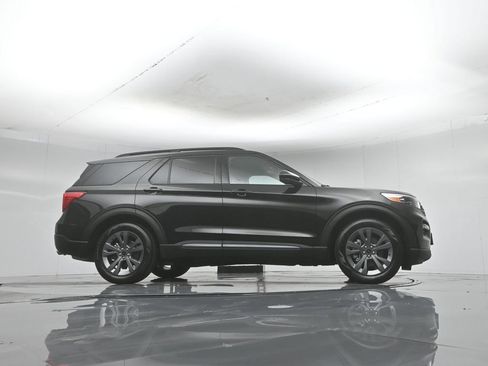 Used 2023 Ford Explorer XLT w/ Equipment Group 202A RWD image 56