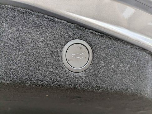 Used 2025 Tesla Model 3 RWD image 8