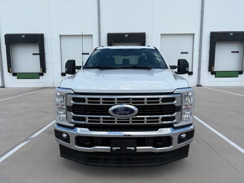 Used 2024 Ford F350 XLT AWD/4WD image 9