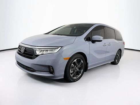 Used 2024 Honda Odyssey Elite image 3