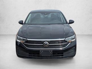 Used 2024 Volkswagen Jetta SE video 2
