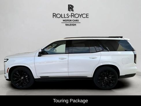 Used 2025 Cadillac Escalade Sport Platinum w/ LPO, ONYX Package image 9