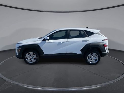 Used 2024 Hyundai Kona SE image 5
