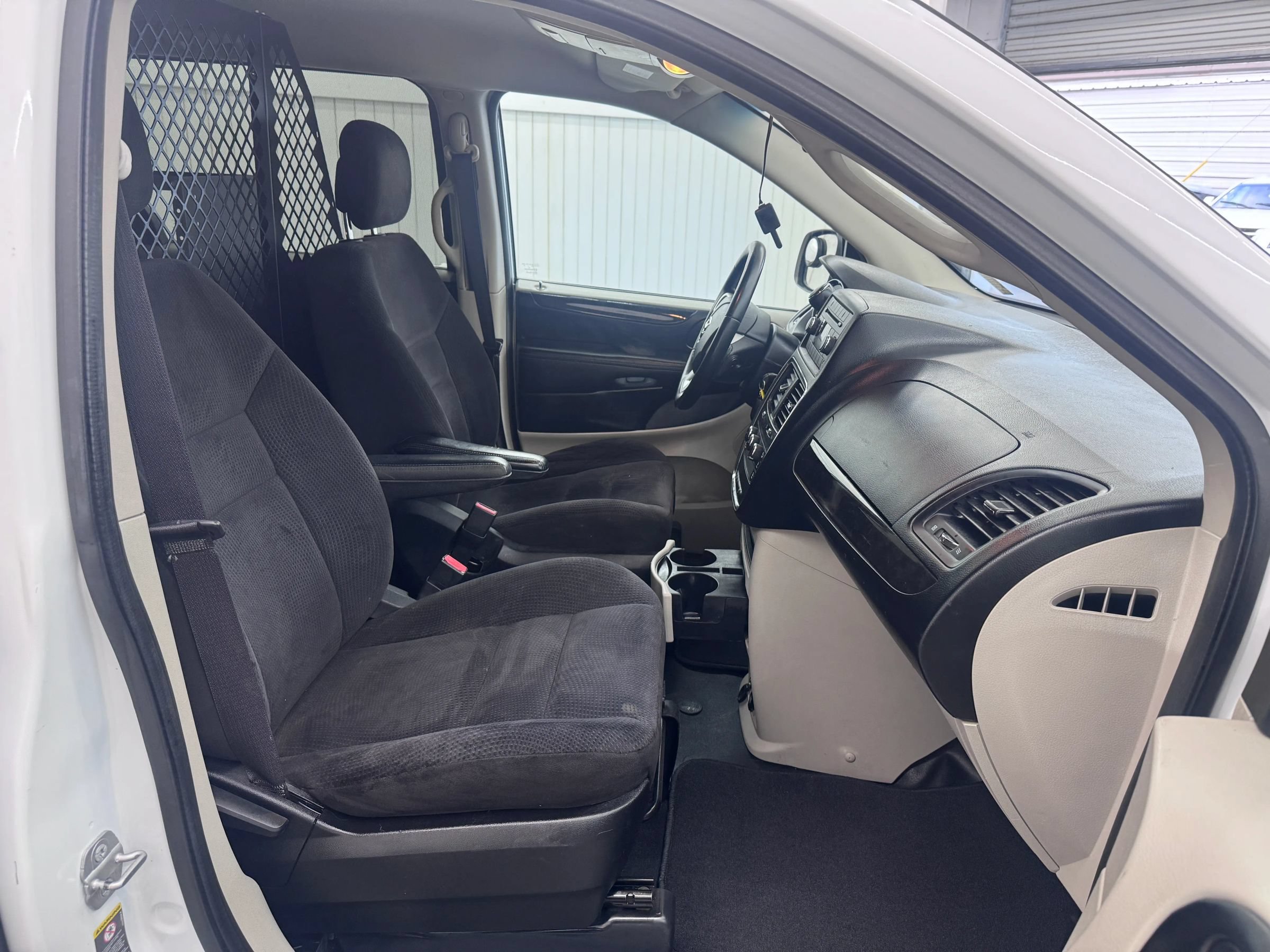 Used 2014 RAM C/V Tradesman w/ UConnect Hands-Free Group FWD image 10