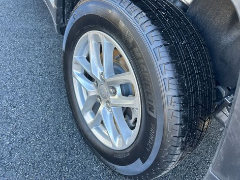 Used 2025 Jeep Grand Cherokee L Laredo w/ Luxury Tech Group I image 24