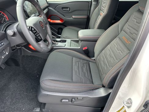 New 2026 Nissan Frontier Pro-X w/ Pro-X Convenience Package RWD image 9