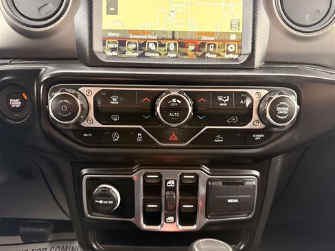 Used 2023 Jeep Gladiator Sport AWD/4WD image 22