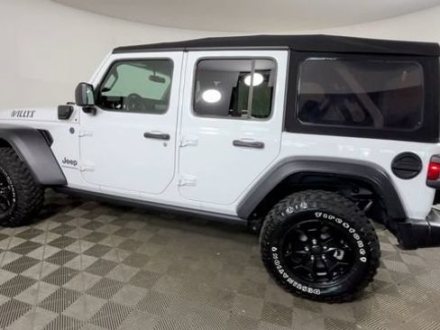 Used 2023 Jeep Wrangler Unlimited w/ Cold Weather Group AWD/4WD image 7