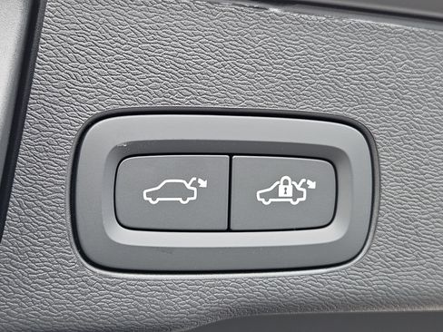 New 2026 Volvo XC60 B5 Core w/ Protection Package image 13