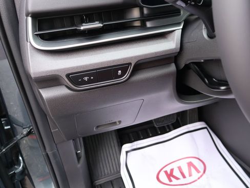 New 2026 Kia Carnival SX image 27