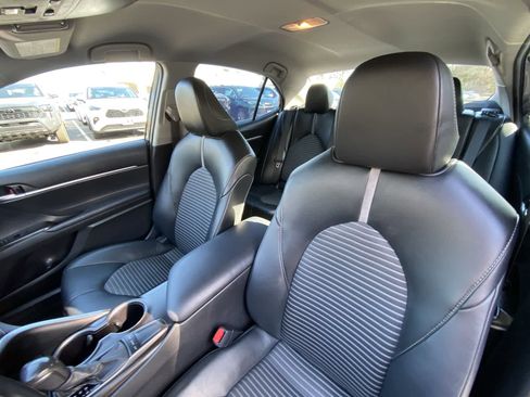 Used 2024 Toyota Camry SE image 25