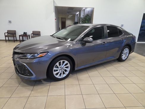 Certified 2023 Toyota Camry LE image 3