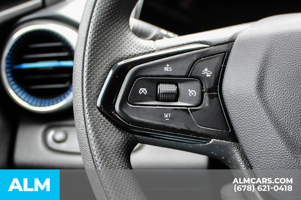 Used 2025 Chevrolet Trax LT FWD image 26