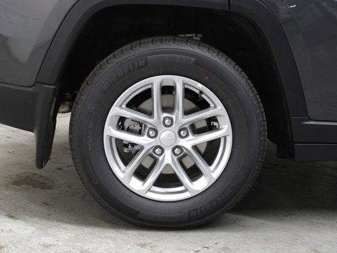 New 2025 Jeep Grand Cherokee Laredo X w/ Luxury Tech Group I image 34