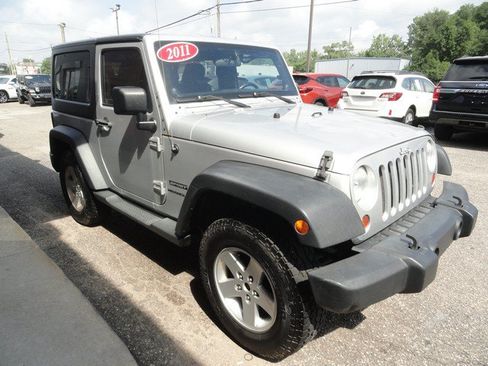 Used 2011 Jeep Wrangler Sport AWD/4WD image 3