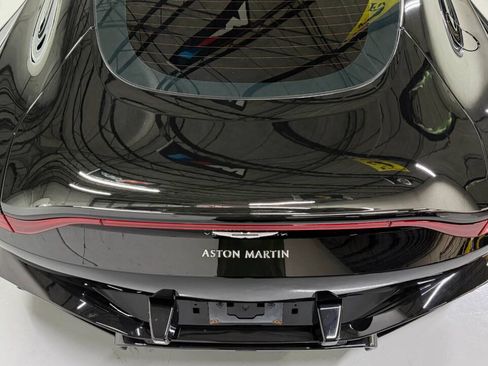 Used 2019 Aston Martin V8 Vantage Coupe RWD image 15