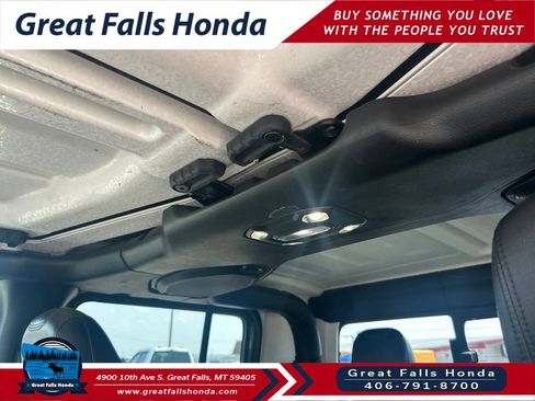 Used 2020 Jeep Gladiator Rubicon w/ Advanced Safety Group AWD/4WD image 18