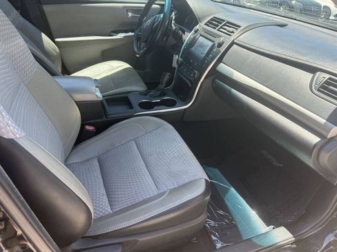 Used 2015 Toyota Camry SE FWD image 11