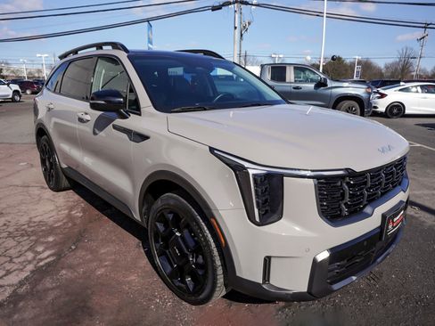 Used 2024 Kia Sorento X-Line EX image 3