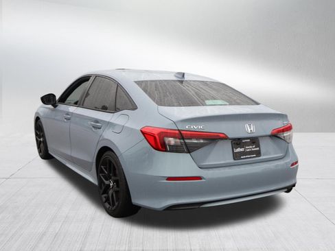Used 2023 Honda Civic Sport image 3