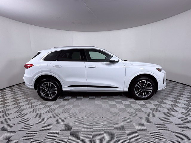 Certified 2025 Audi Q5 Premium w/ Convenience Package AWD/4WD image 9